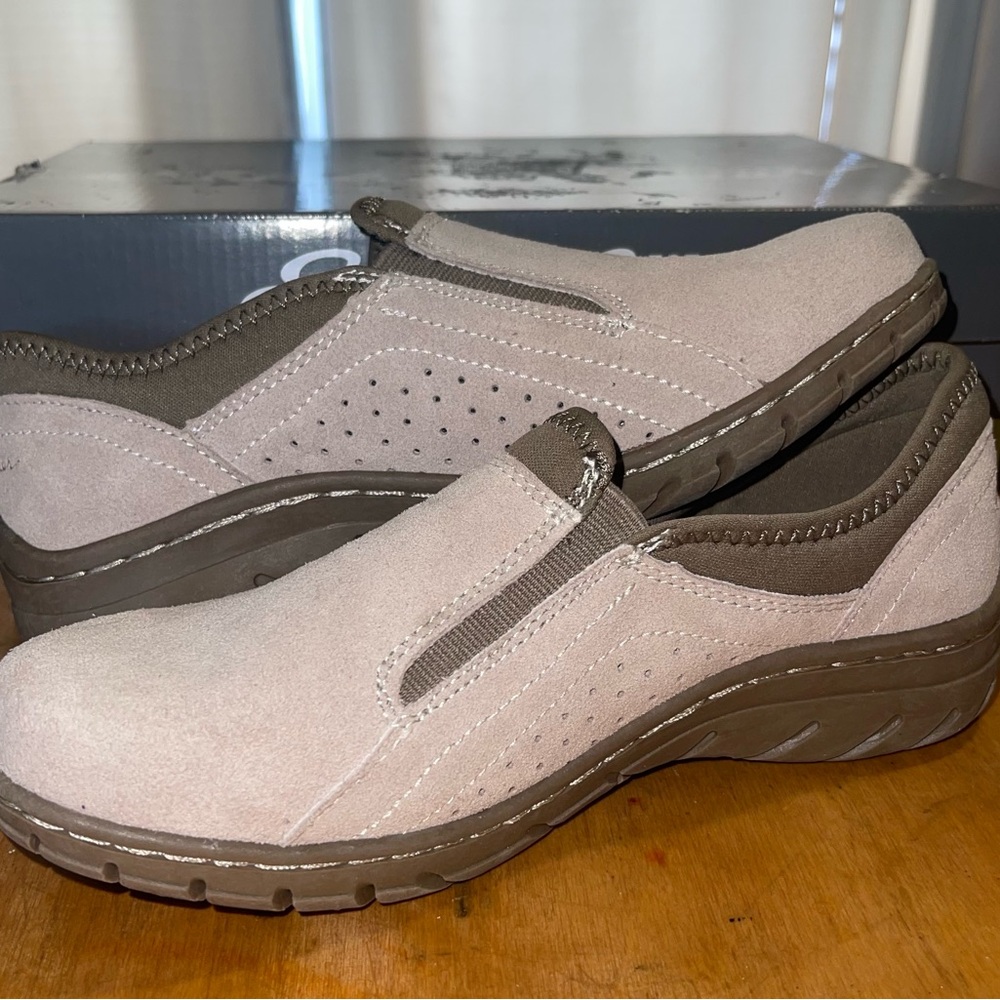 Eddie Bauer Cream and Brown Flats with Breathable Design